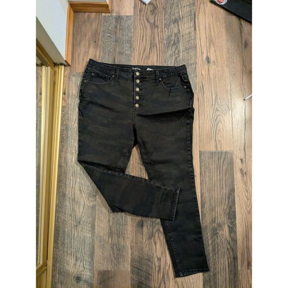 Time and True high rise curvy Camo button fly skinny jeans size 18 - Picture 1 of 5